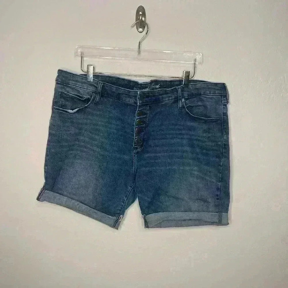 Universal Thread Raw Hem/Cuffed Button Fly Jean Shorts Size 22 - Picture 1 of 6